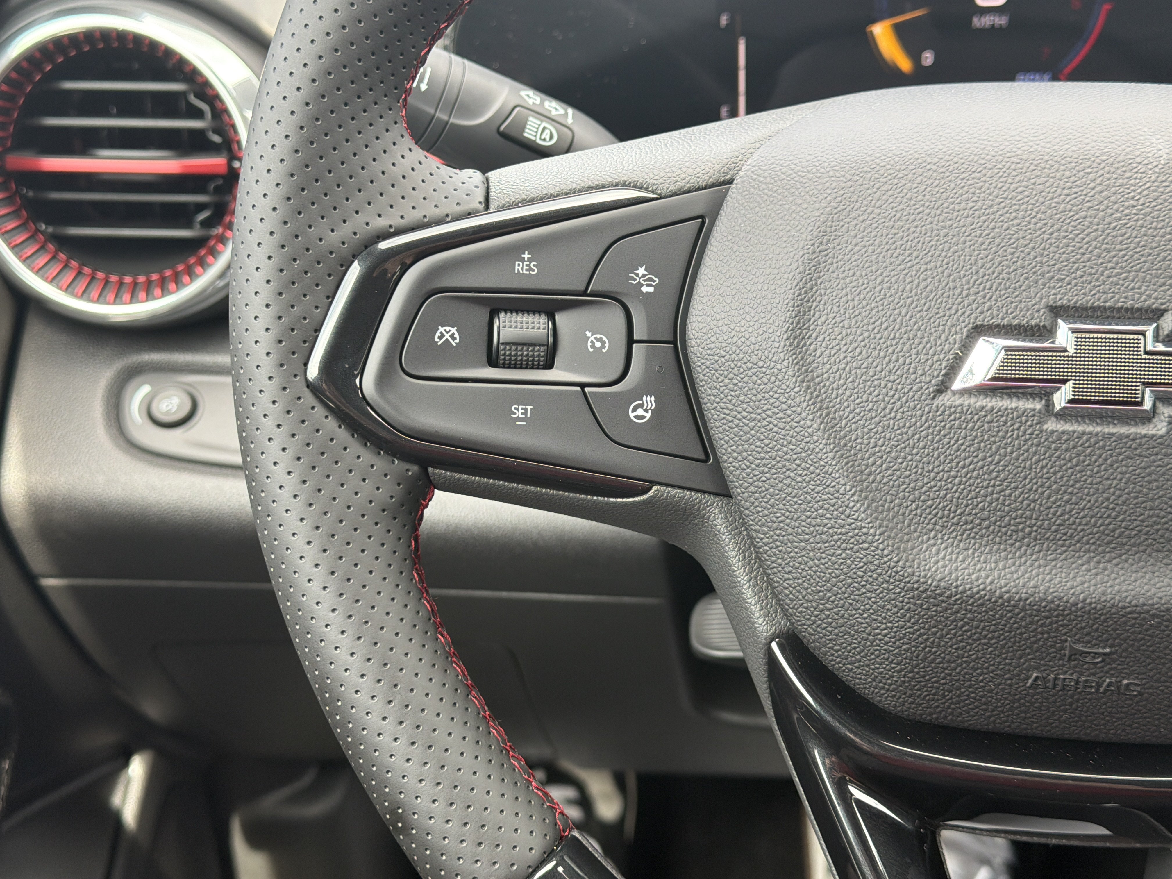 New 2026 Chevrolet Trax RS w/ Driver Confidence Package FWD image 21