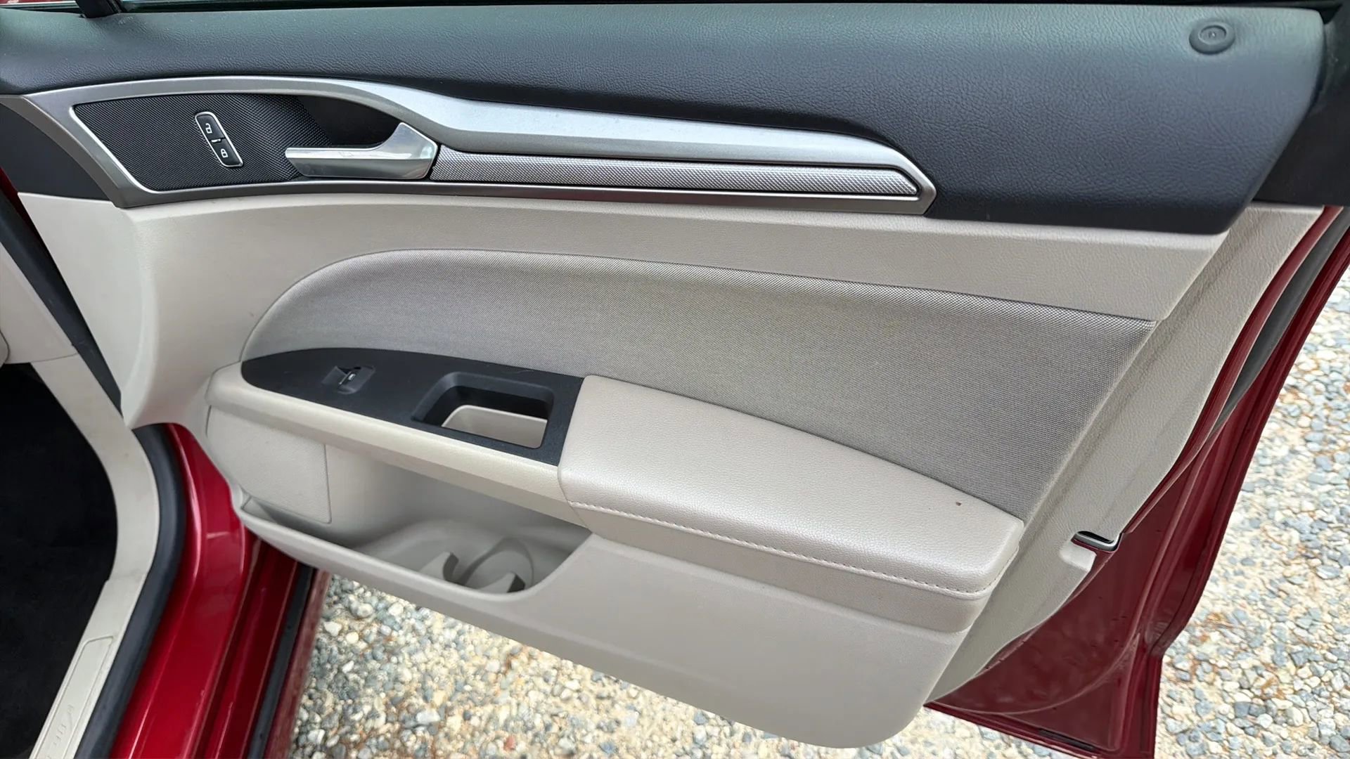 Used 2019 Ford Fusion SE image 33