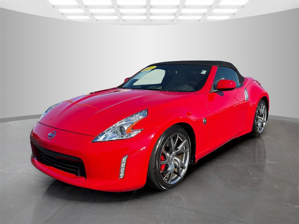 Used 2017 Nissan 370Z Touring Sport image 2