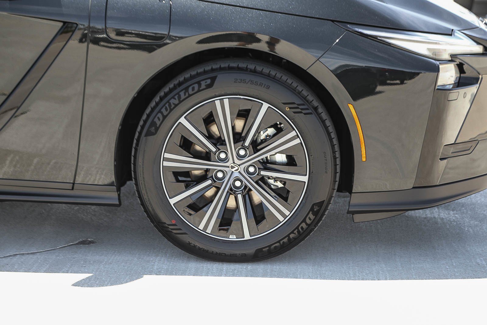New 2026 Lexus ES 350e w/ Convenience Package FWD image 10