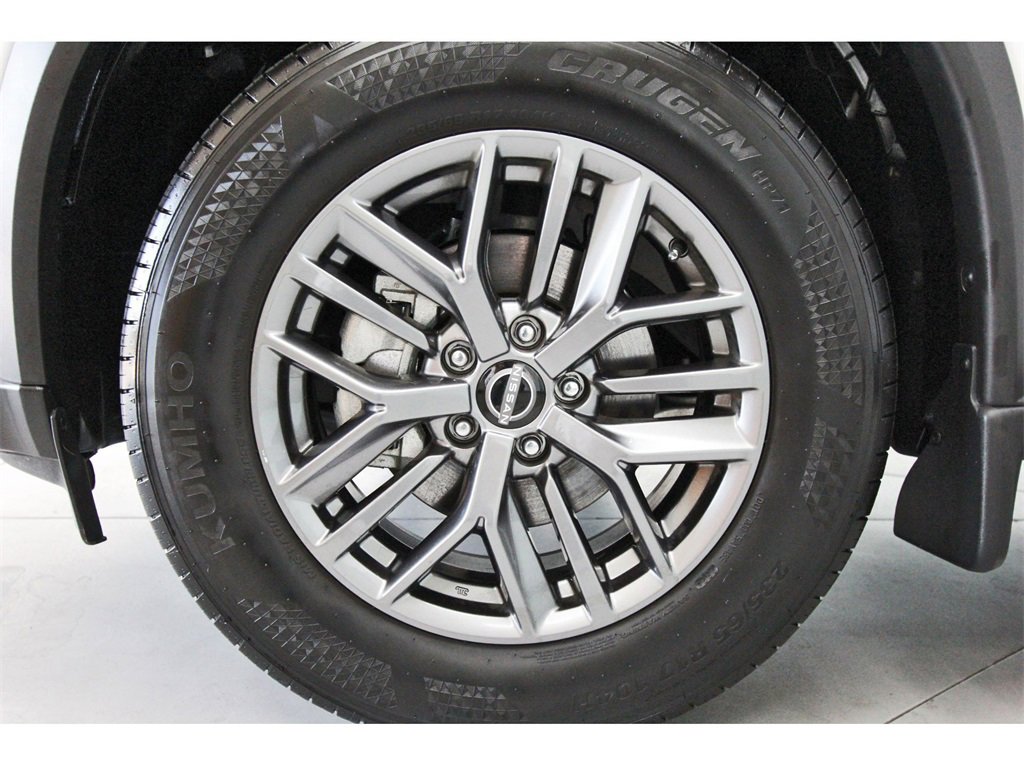 Certified 2024 Nissan Rogue S image 29