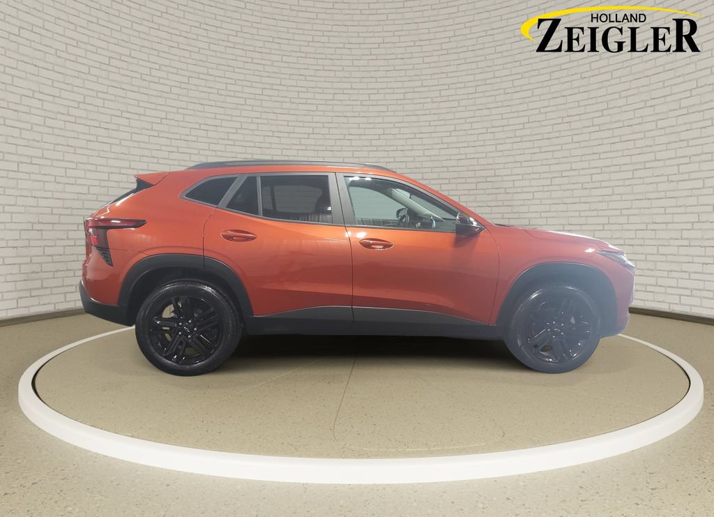 Used 2024 Chevrolet Trax ACTIV w/ Sunroof Package FWD image 4