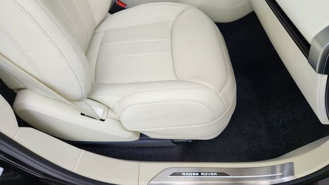 Used 2023 Land Rover Range Rover SE AWD/4WD image 21
