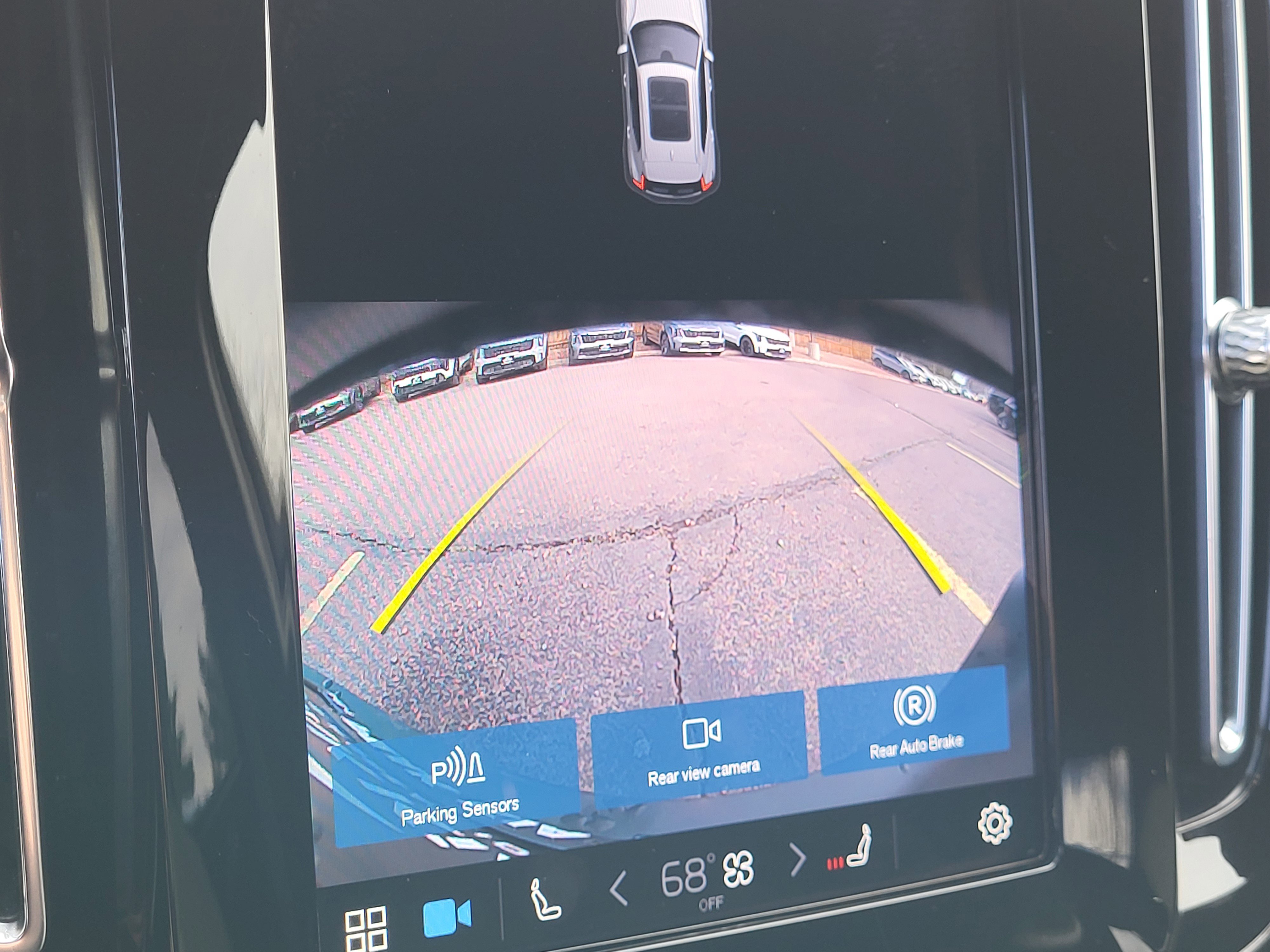 Used 2023 Volvo XC40 B5 Core image 22