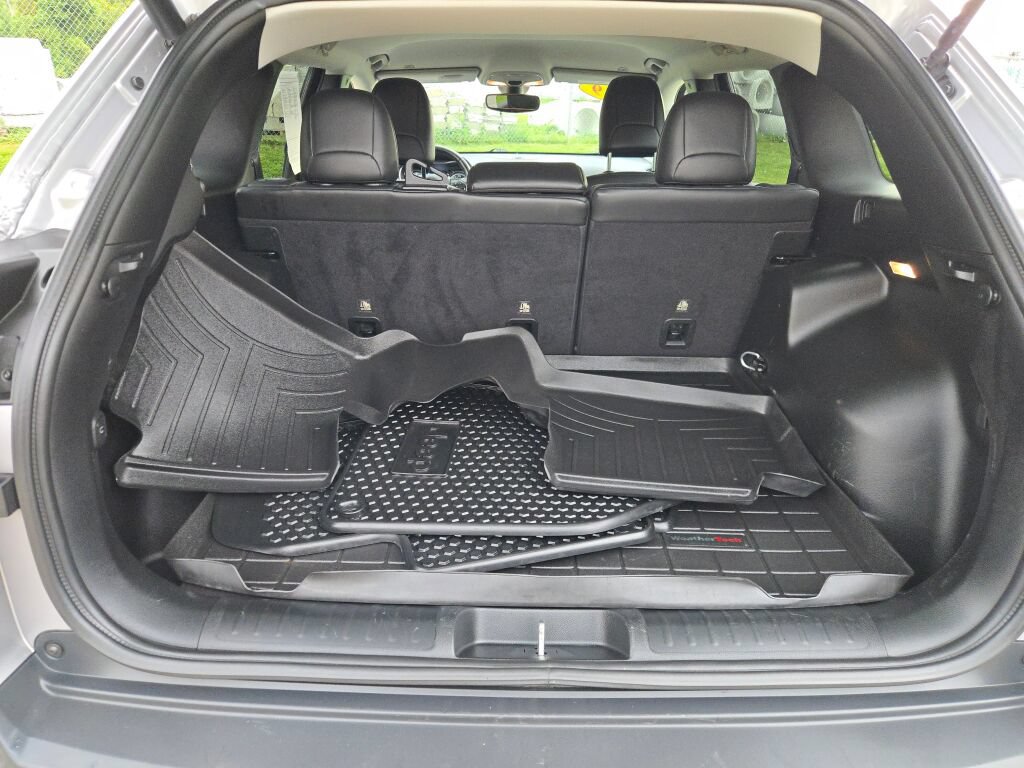 Used 2019 Jeep Cherokee Trailhawk AWD/4WD image 18