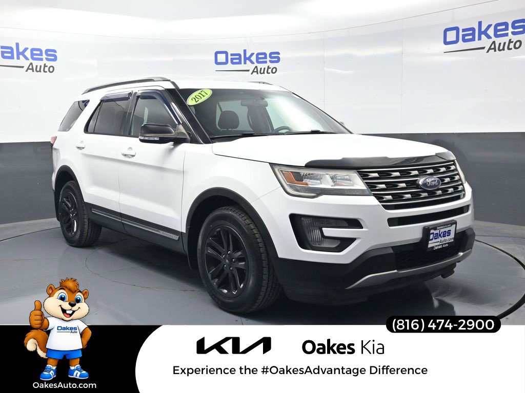 Used 2017 Ford Explorer XLT FWD image 1