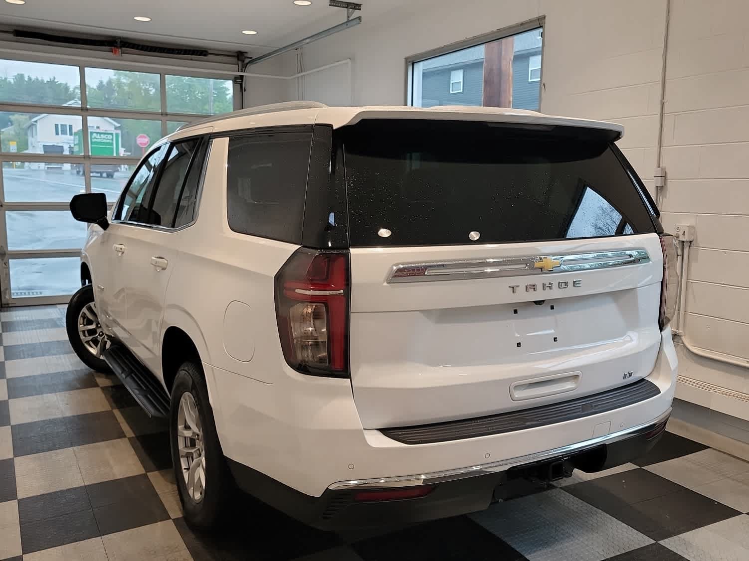 Used 2024 Chevrolet Tahoe LT AWD/4WD image 3