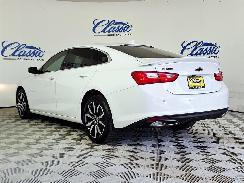Used 2025 Chevrolet Malibu RS image 2