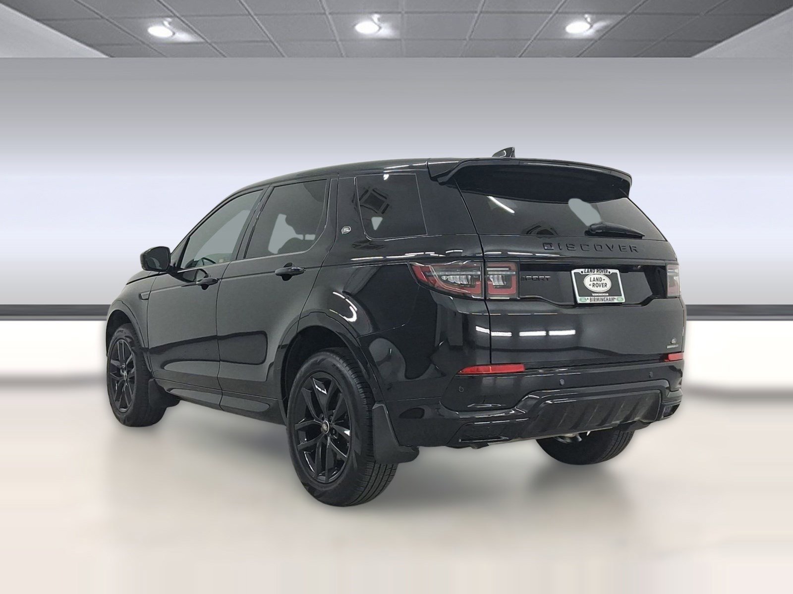 Used 2025 Land Rover Discovery Sport Dynamic SE image 3