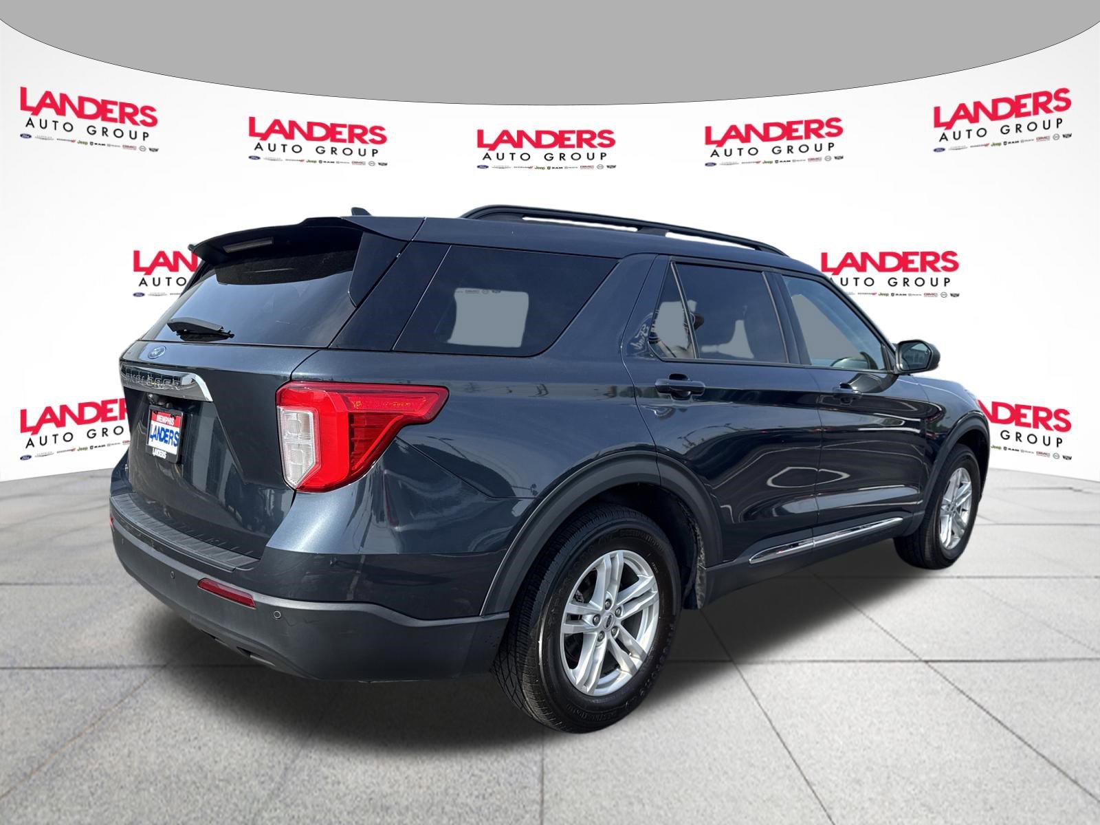 Used 2022 Ford Explorer XLT RWD image 3