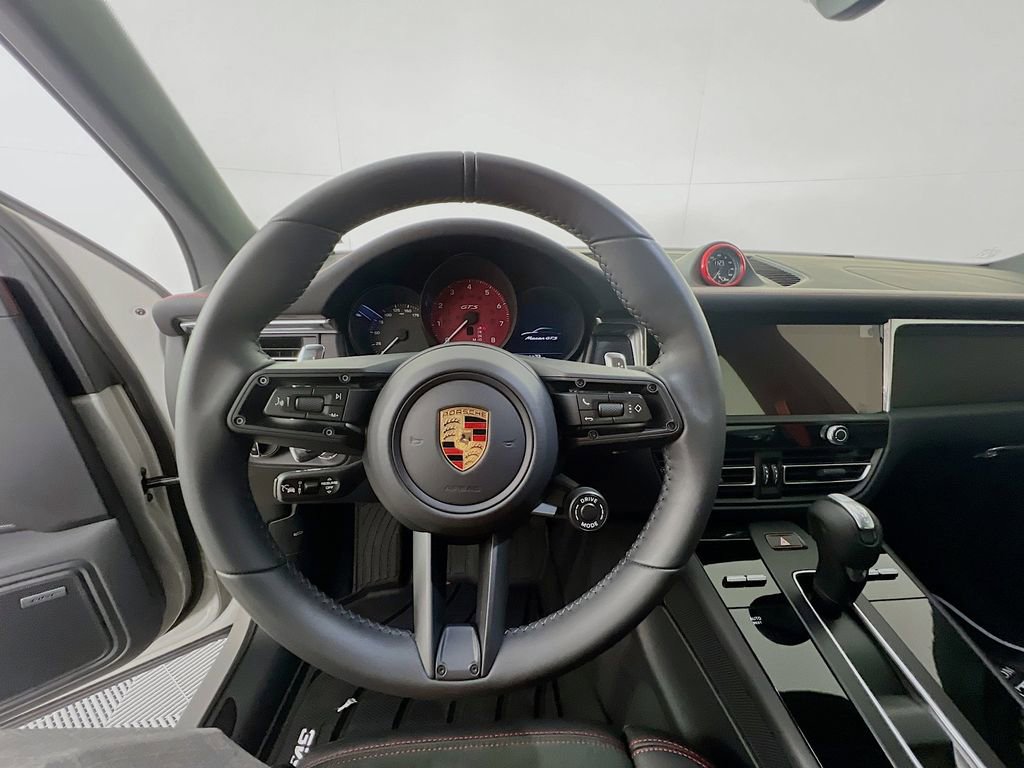 Certified 2026 Porsche Macan GTS image 12