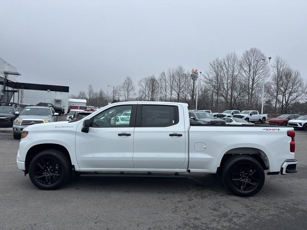 Used 2023 Chevrolet Silverado 1500 Custom image 2