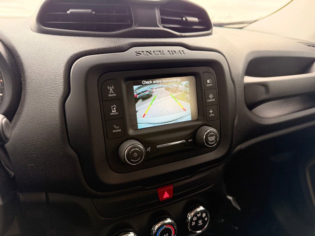 Used 2017 Jeep Renegade Latitude AWD/4WD image 19