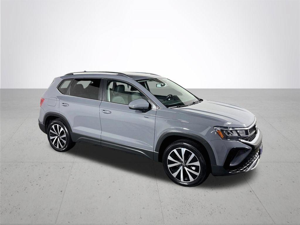 Certified 2022 Volkswagen Taos SE AWD/4WD image 5