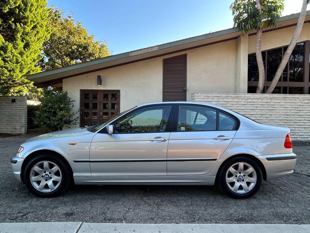 Used 2005 BMW 325i Sedan RWD image 19