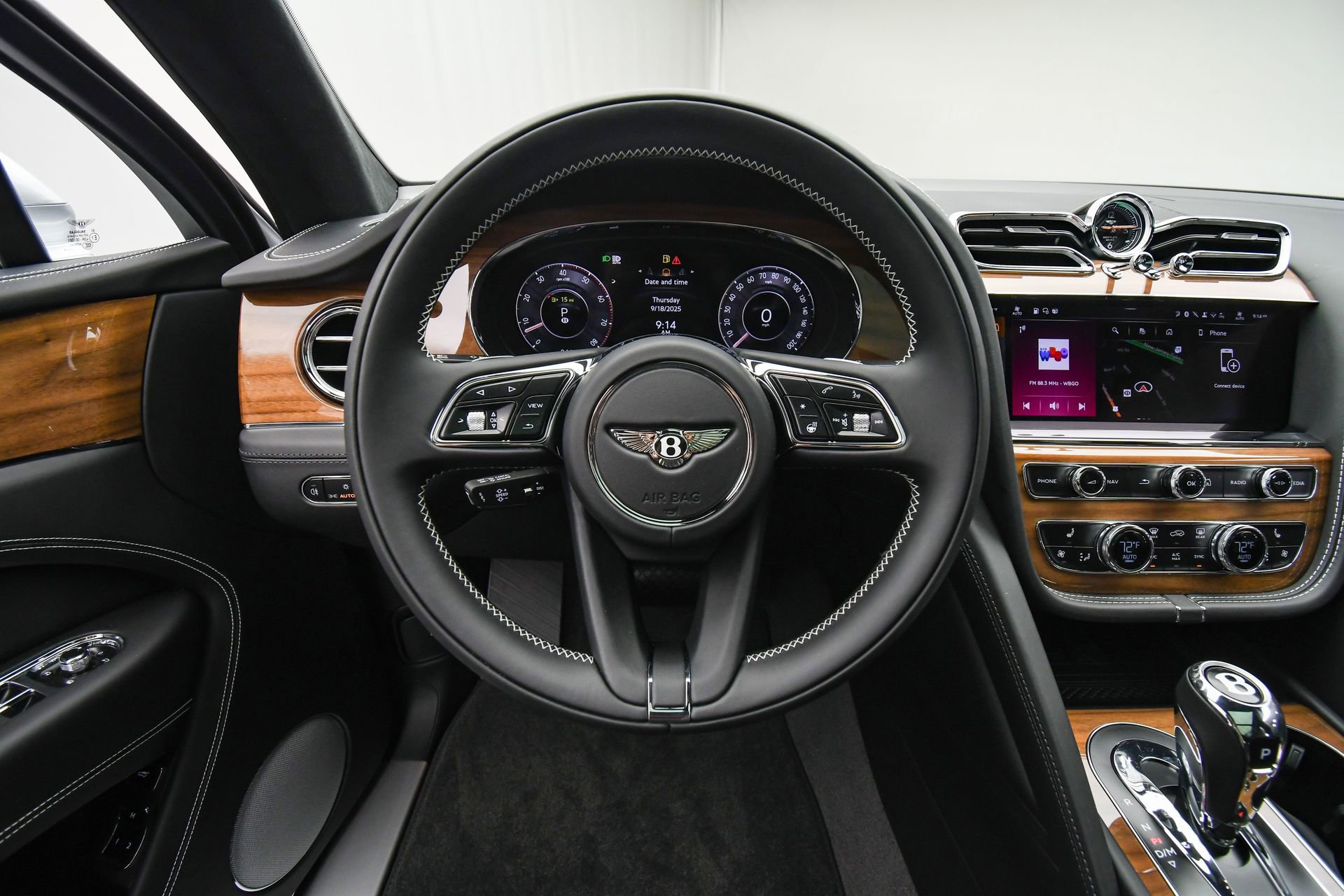 New 2025 Bentley Bentayga image 15