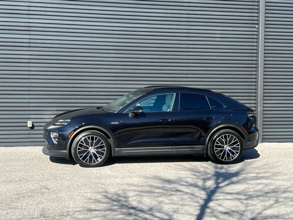 Certified 2024 Porsche Macan 4 Electric image 2