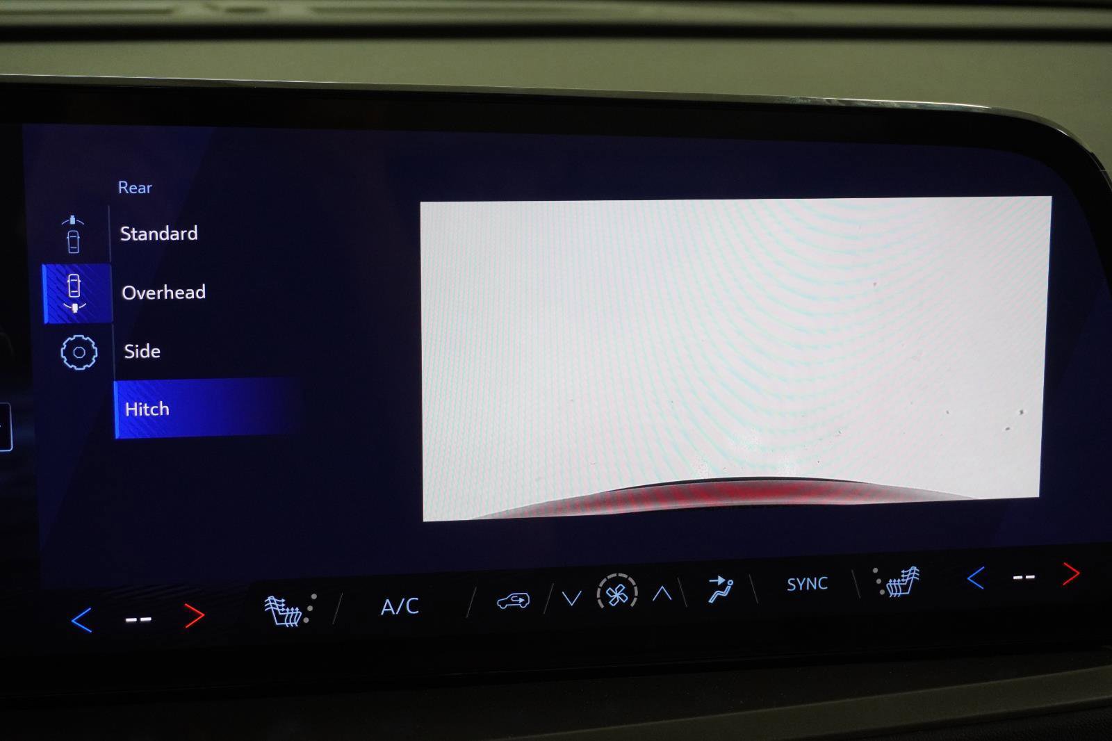 New 2026 Chevrolet Traverse LT w/ Sun and Wheel Package image 32