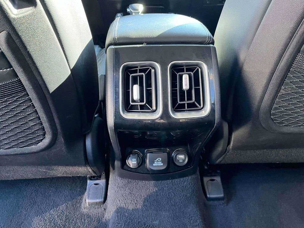 Used 2023 Kia Sorento SX Prestige image 4