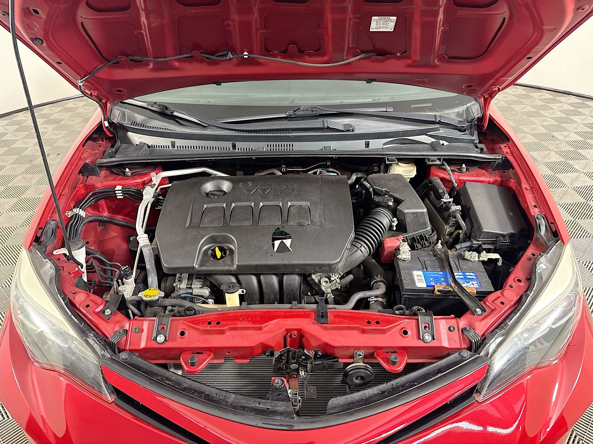 Used 2017 Toyota Corolla XSE image 39