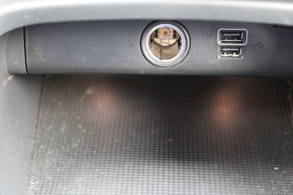 Used 2021 Volvo XC40 T5 R-Design image 37