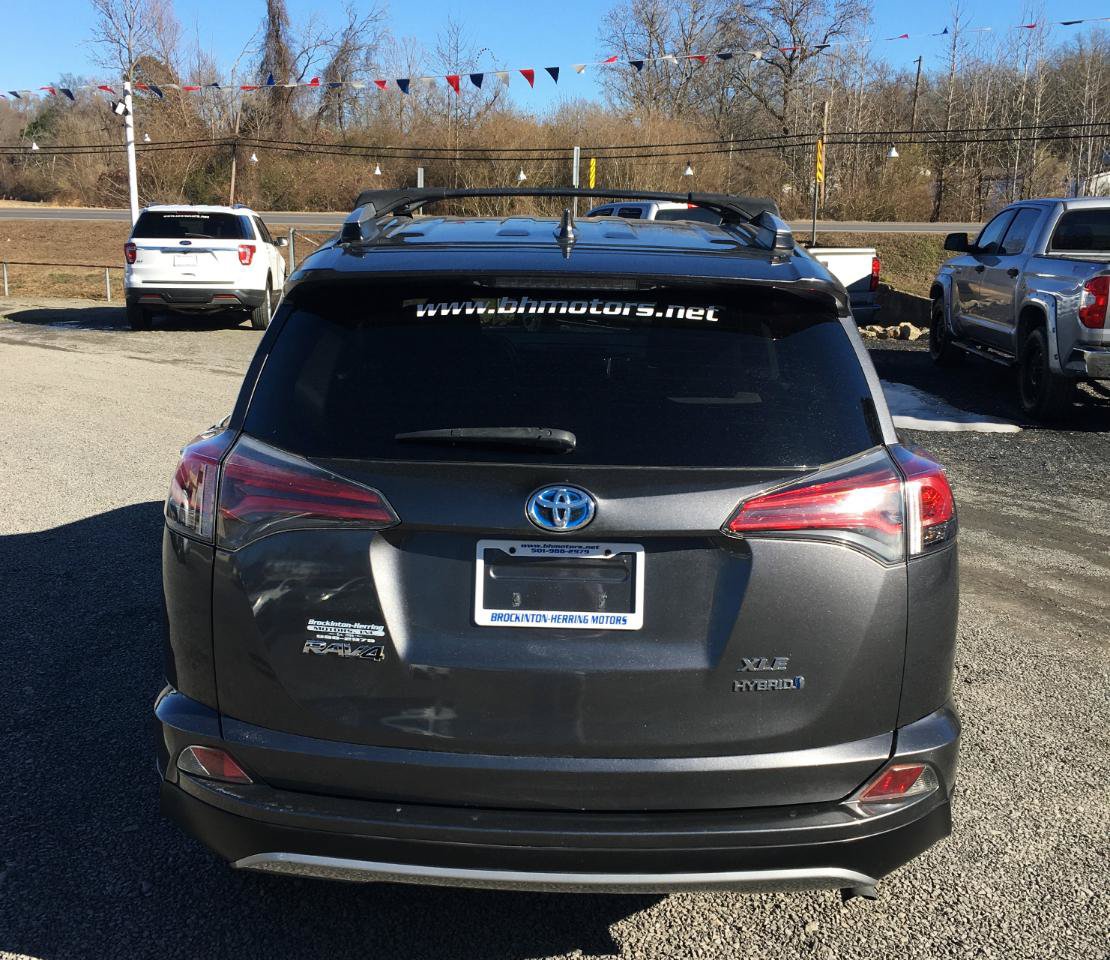 Used 2016 Toyota RAV4 XLE AWD/4WD image 5