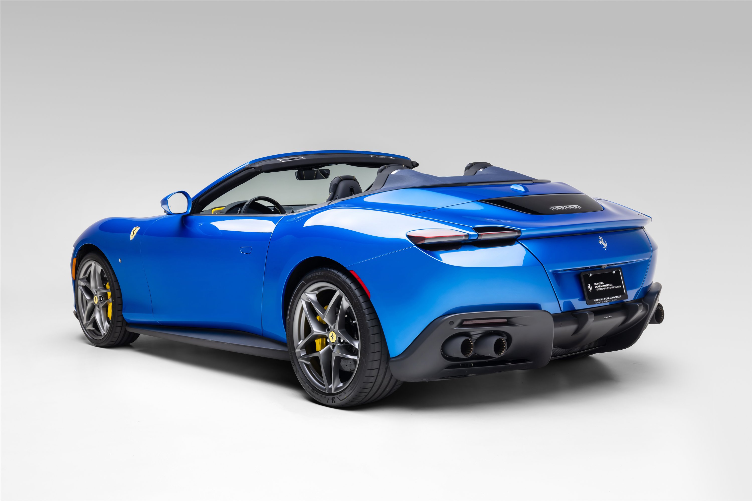 Used 2026 Ferrari Roma Spider RWD image 5