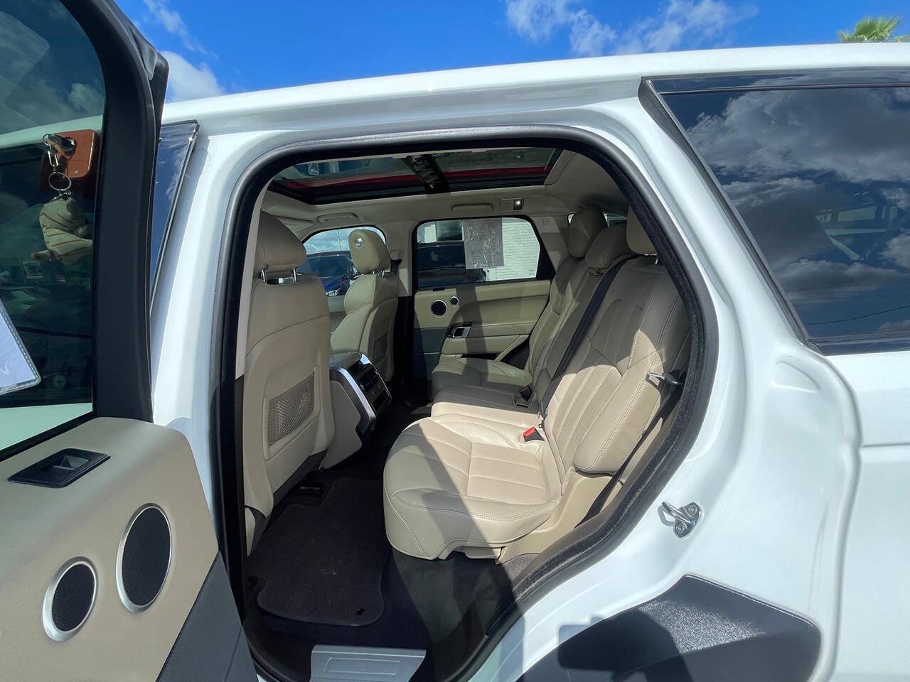 Used 2014 Land Rover Range Rover Sport HSE AWD/4WD image 9