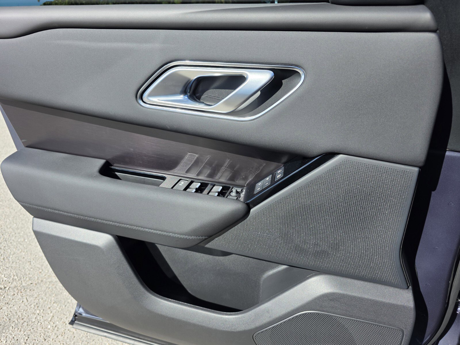 New 2026 Land Rover Range Rover Velar Dynamic SE image 19