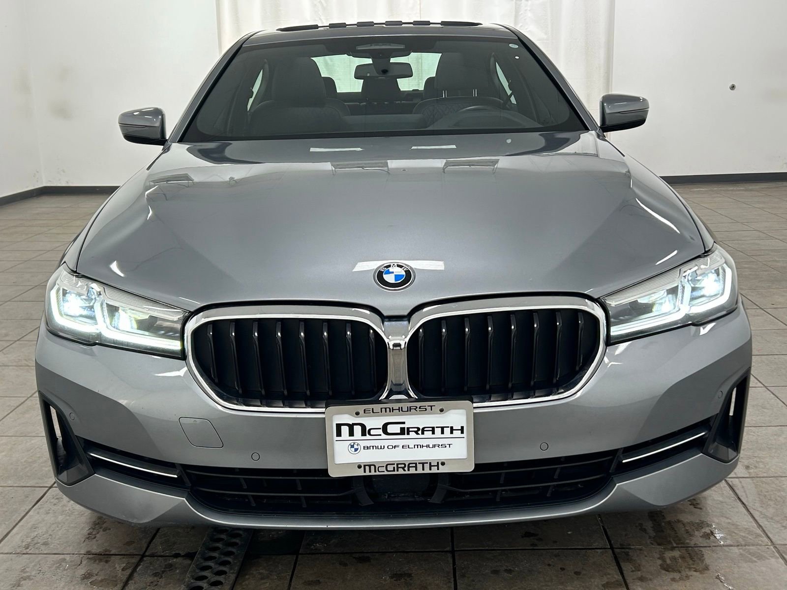 Used 2023 BMW 540i xDrive w/ Premium Package image 7