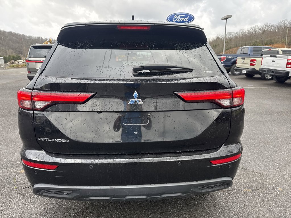 Used 2023 Mitsubishi Outlander ES AWD/4WD image 5