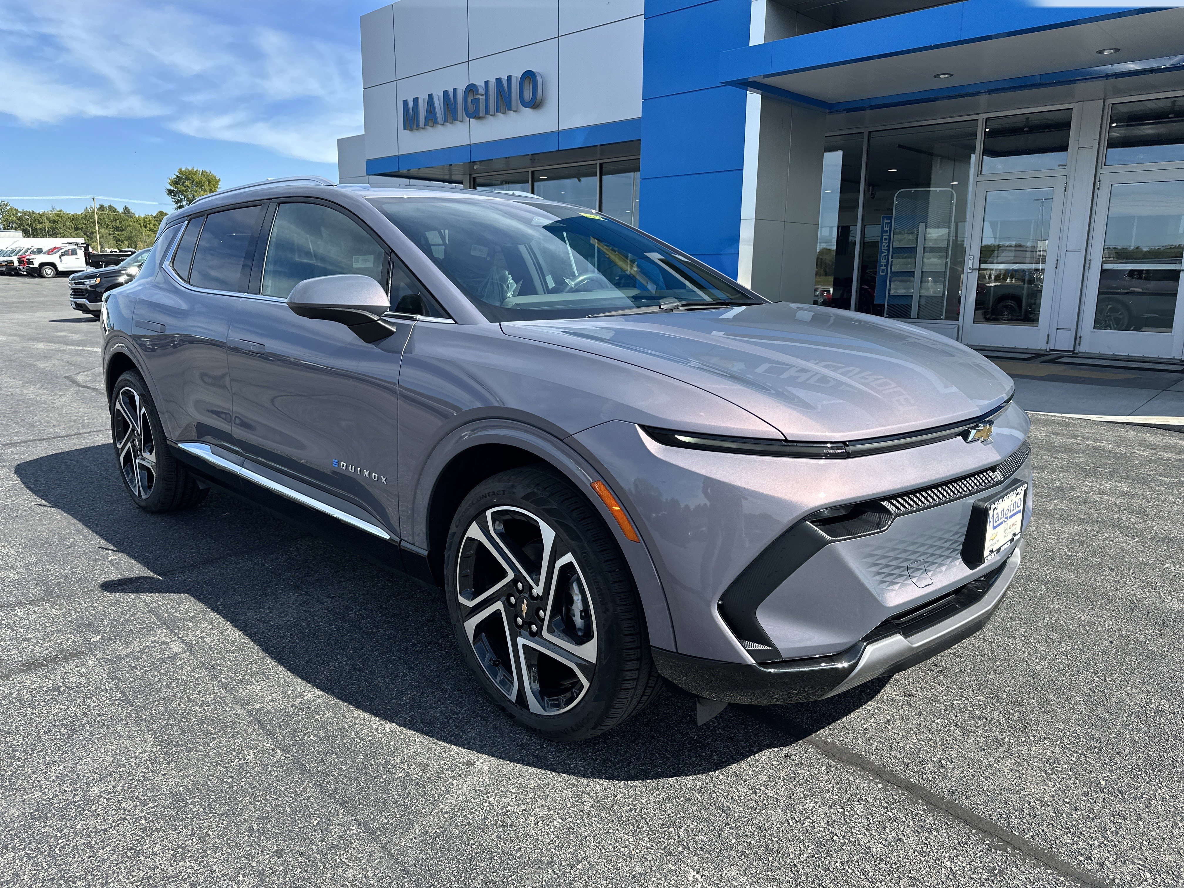 New 2026 Chevrolet Equinox EV LT w/ Convenience Package II image 2