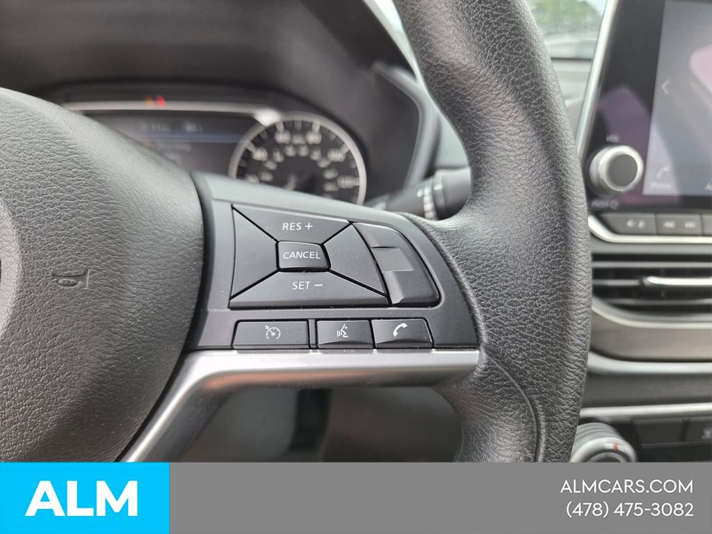 Used 2025 Nissan Altima 2.5 SV FWD image 21