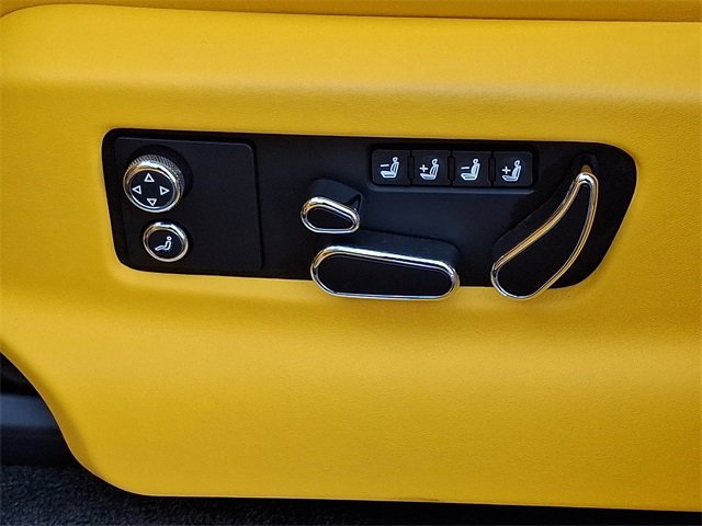 Used 2023 Bentley Bentayga image 32
