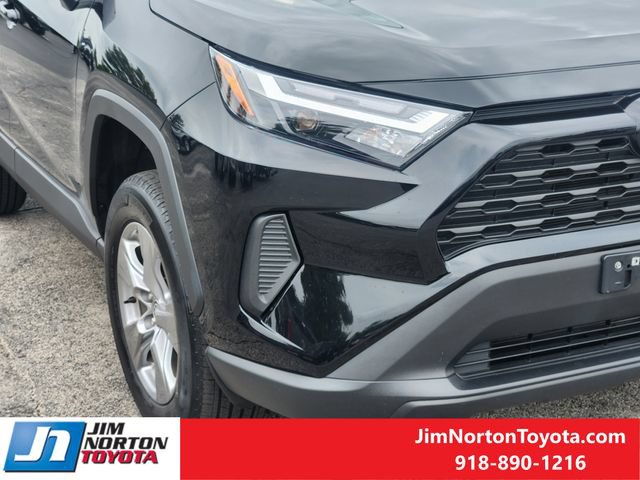 Used 2025 Toyota RAV4 XLE FWD image 9