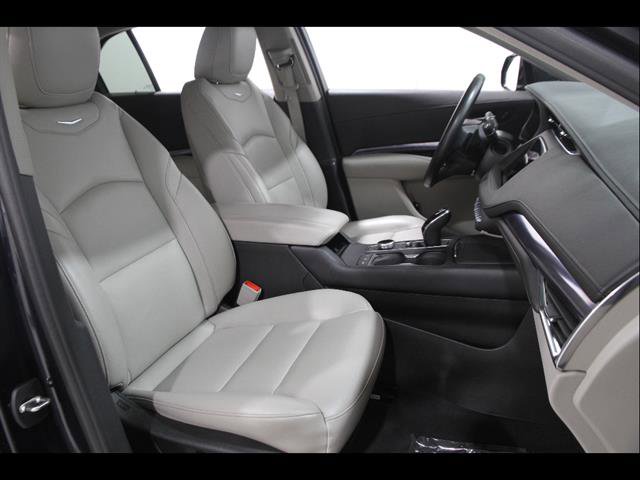 Certified 2023 Cadillac XT4 Luxury w/ Cold Weather Package image 18