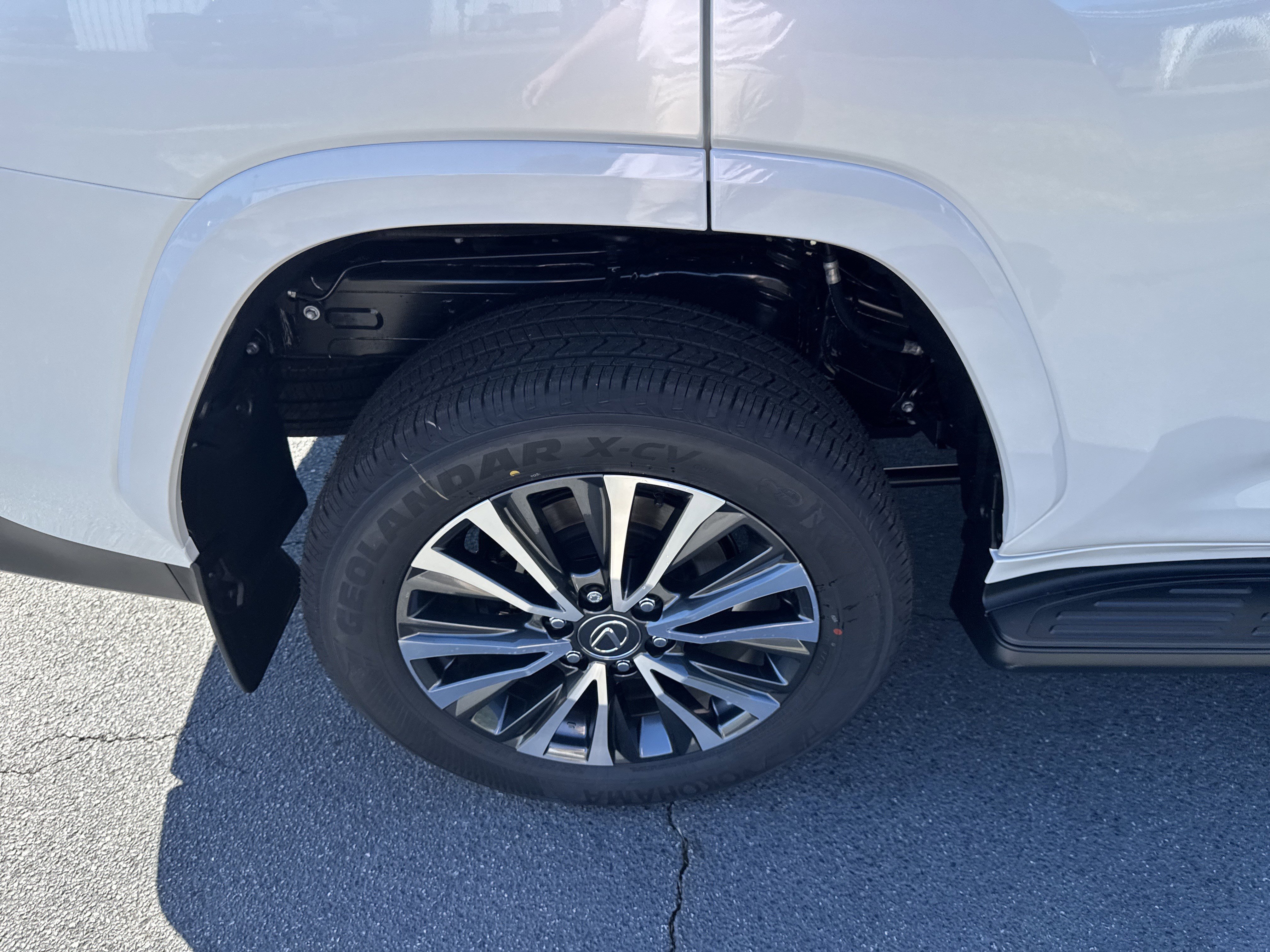 Used 2025 Lexus LX 600 4WD w/ Interior Upgrade Package image 11