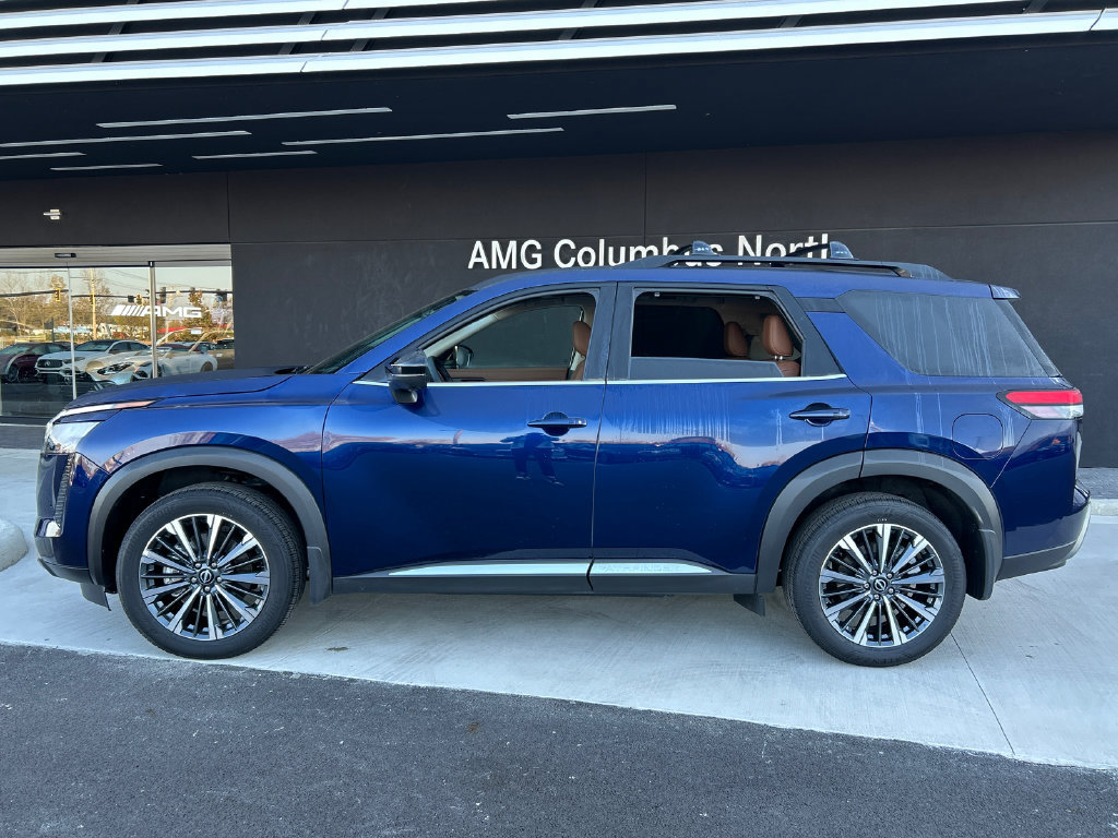 Used 2026 Nissan Pathfinder Platinum AWD/4WD image 4
