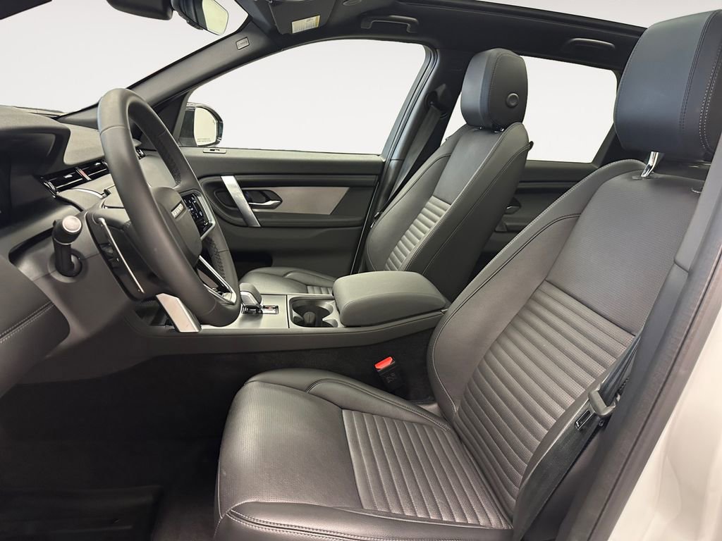 Used 2025 Land Rover Discovery Sport Dynamic SE image 9