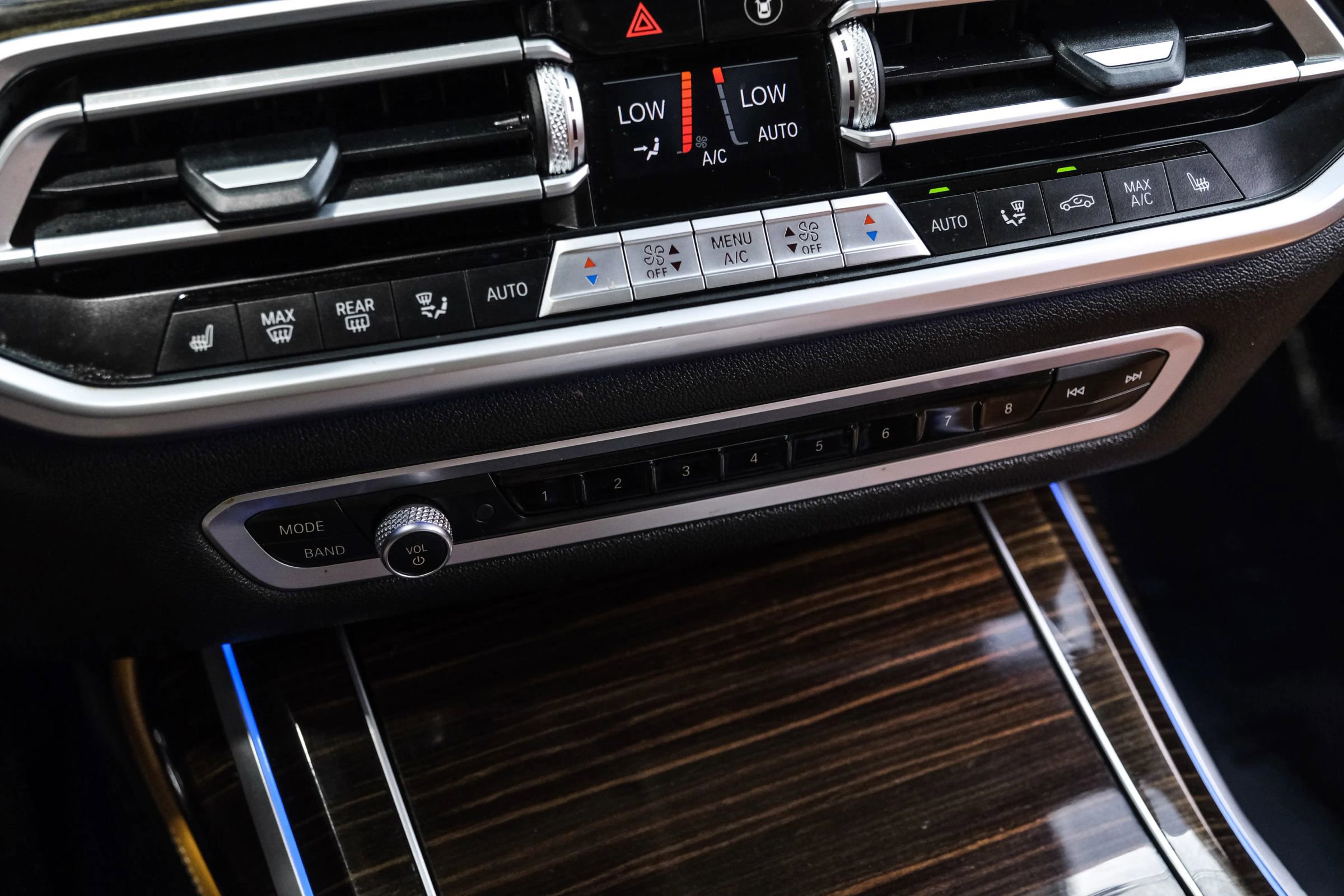 Used 2019 BMW X7 xDrive40i w/ Cold Weather Package AWD/4WD image 34