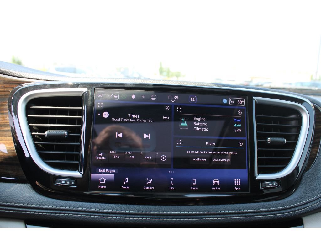 Used 2023 Chrysler Pacifica Limited image 29