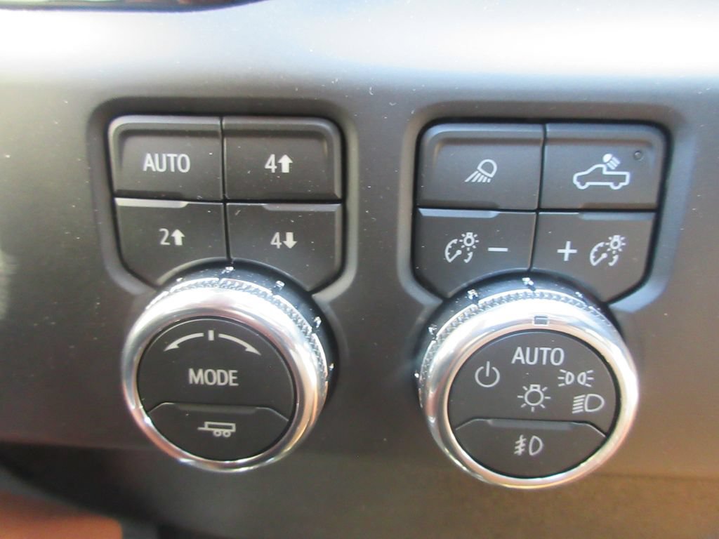 New 2026 GMC Sierra 2500 Denali Ultimate AWD/4WD image 18