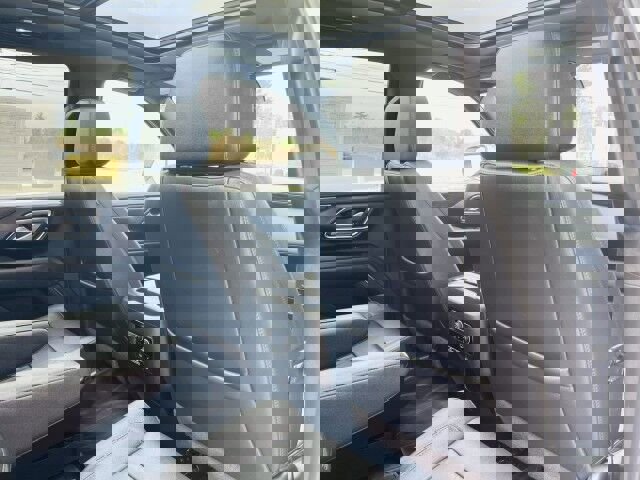 Used 2024 Chevrolet Tahoe Z71 w/ Luxury Package image 17