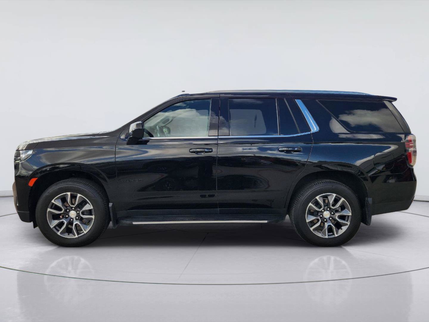 Certified 2023 Chevrolet Tahoe LS w/ Driver Alert Package AWD/4WD image 4