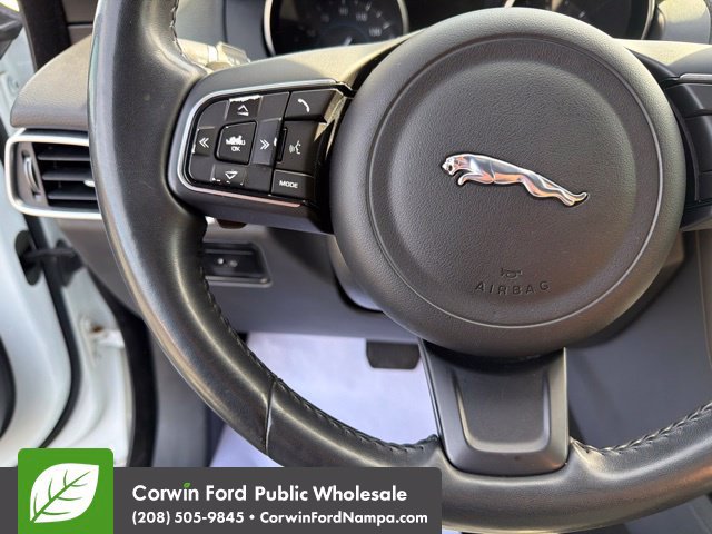 Used 2018 Jaguar F-PACE Premium AWD/4WD image 16