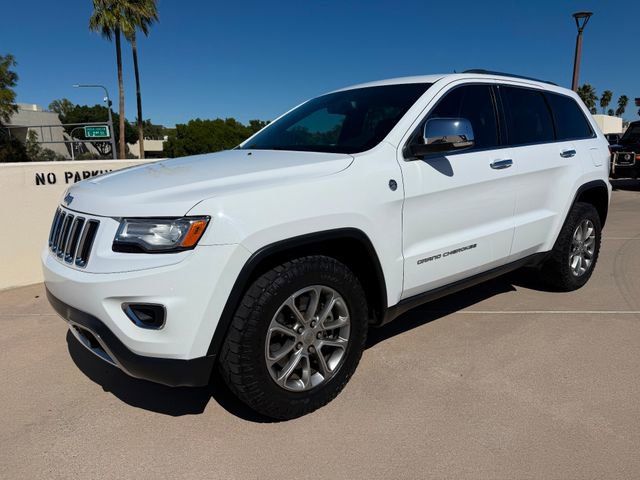Used 2015 Jeep Grand Cherokee Limited w/ Luxury Group II image 2