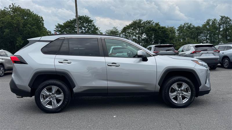 Used 2022 Toyota RAV4 XLE w/ Convenience Package AWD/4WD image 6