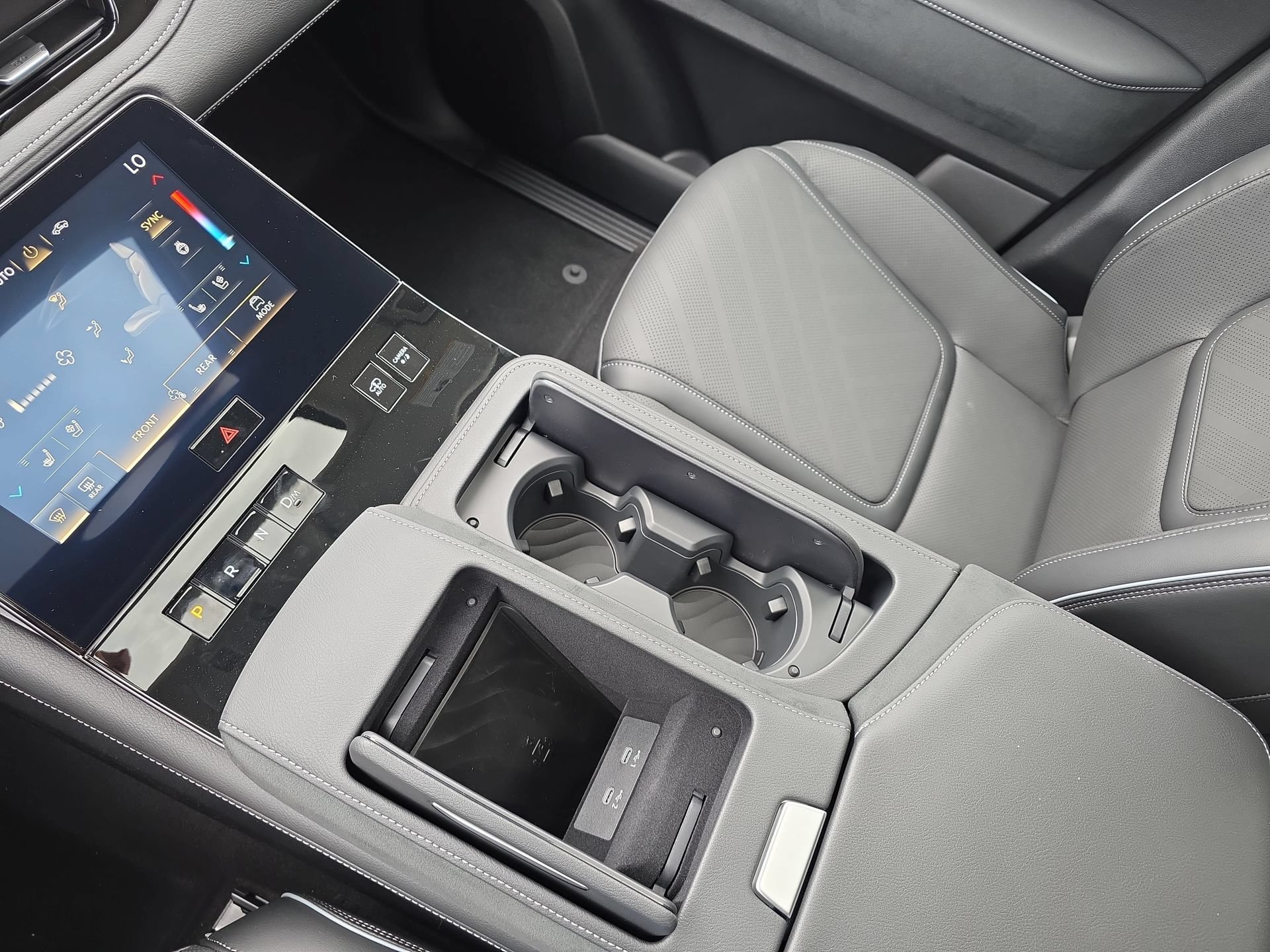 New 2026 INFINITI QX80 Luxe w/ Cargo Package RWD image 25