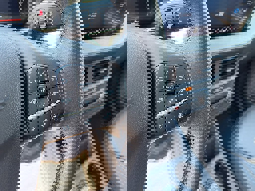 New 2025 Ford Maverick Lariat w/ Black Appearance Package image 19