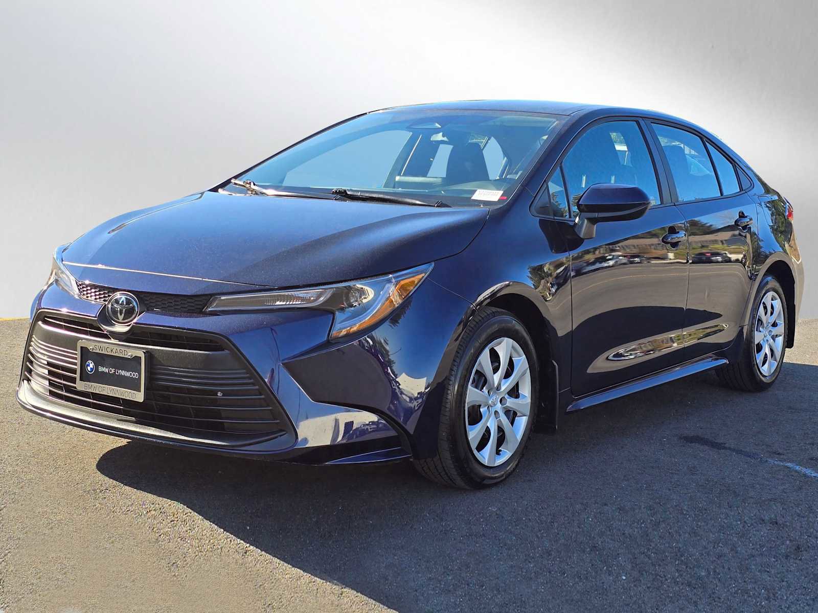 Used 2025 Toyota Corolla LE FWD image 7